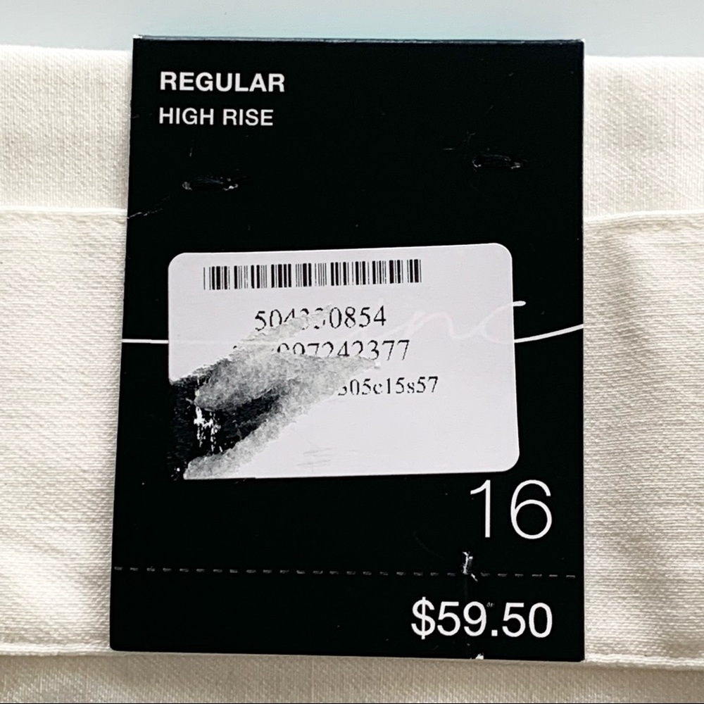 🌸New🌸 Inc Women’s Belted High Rise Shorts Size 16 Stretch Ivory NWT - Picture 9 of 14